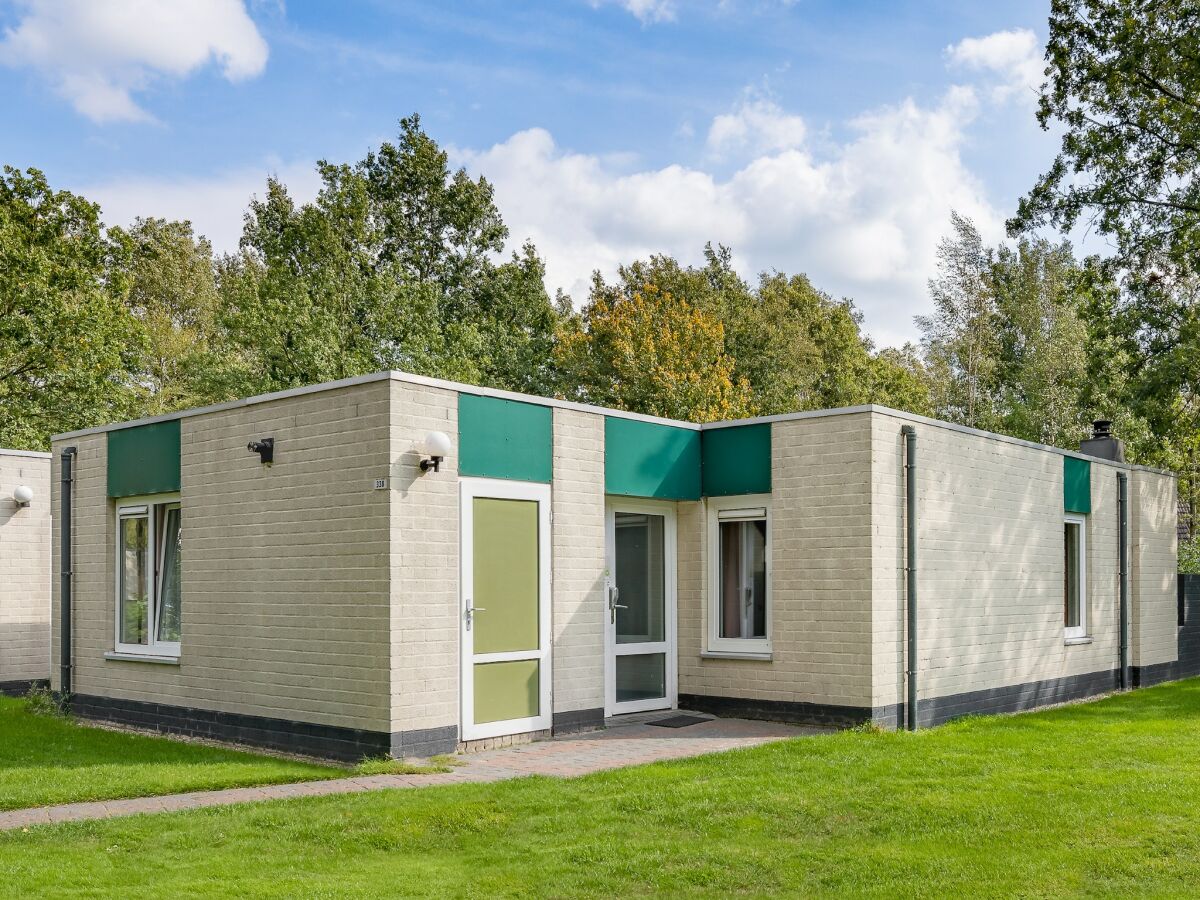 Holiday park Spacious bungalow near the Hunebedcentrum