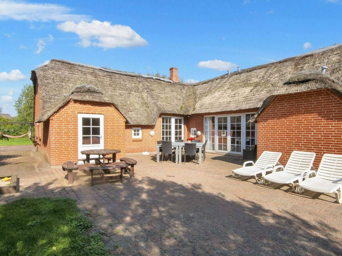 Holiday house Luxurioses Reetdachrefugium -- By Traum Ferienwohnungen - Outdoor photo 3