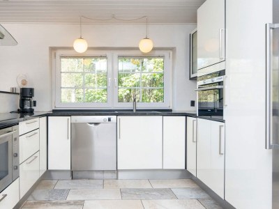 Holiday house Luxurioses Reetdachrefugium -- By Traum Ferienwohnungen - Outdoor photo 11