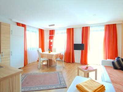 Holiday apartment Holiday apartment 50mÂ² with south-facing balcony and lake view - Features photo 9