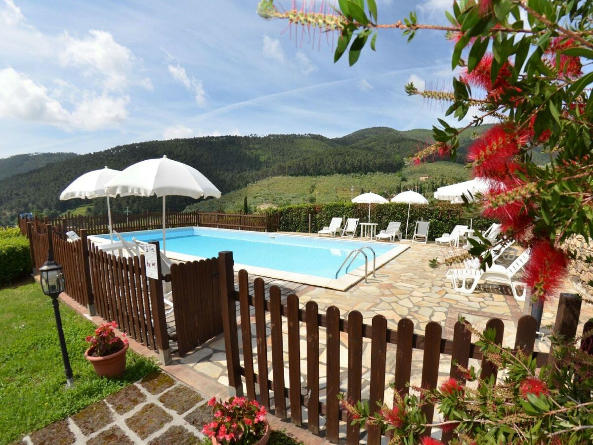 Holiday house Geräumiges Ferienhaus in Buti - Outdoor photo 2