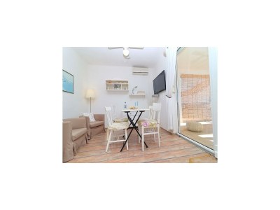 Apartment Apartments Mediterranean House - Two Bedroom Apartment with Terrace and Sea View - Features photo 5