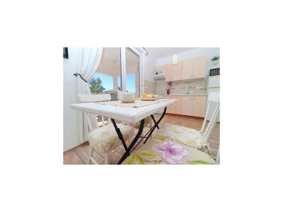 Apartment Apartments Mediterranean House - Two Bedroom Apartment with Terrace and Sea View - Features photo 6