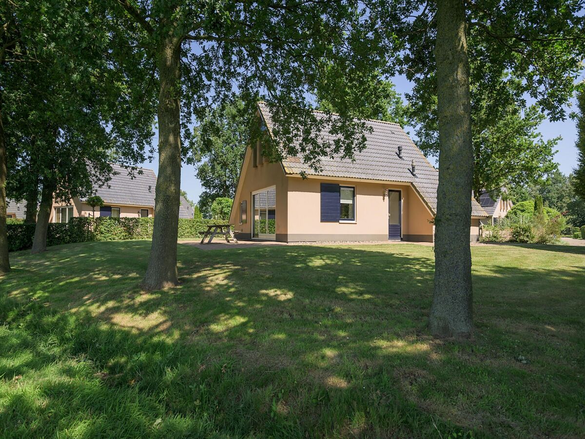 Holiday house Bungalow in Sondel am Slotermeer - Outdoor photo 3