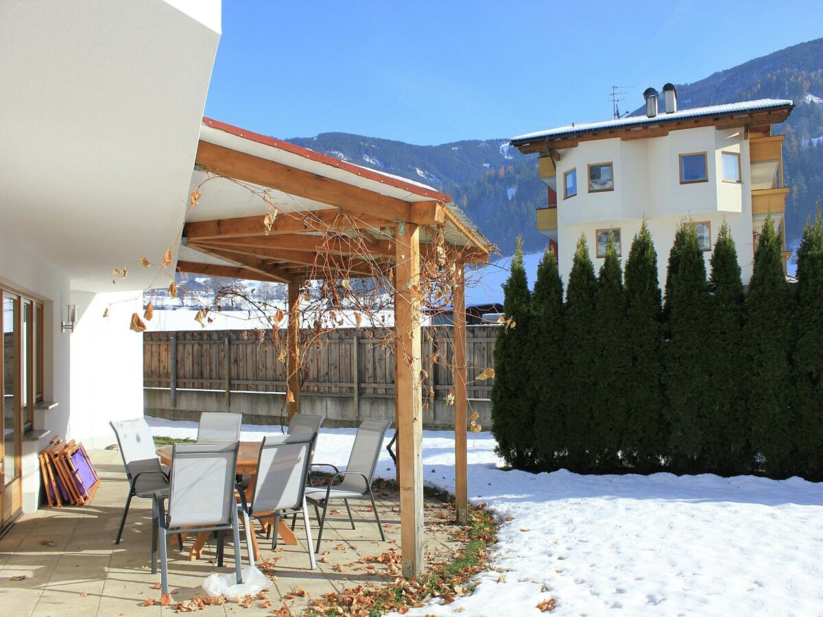 Apartment Residence in Kaltenbach near ski lifts - Outdoor photo 2
