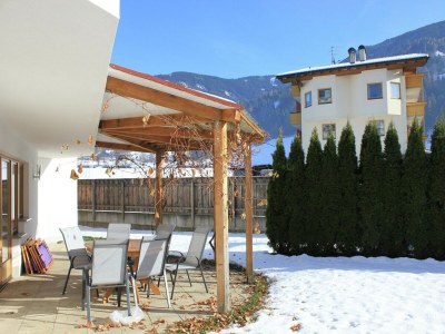 Apartment Residence in Kaltenbach near ski lifts - Outdoor photo 2