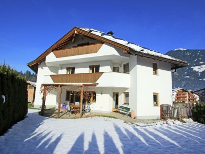 Apartment Pleasing Apartment in Kaltenbach near Ski Area - Outdoor photo 2