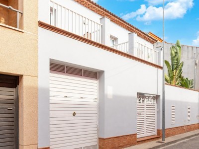 Holiday house Premium holiday home with private pool - Outdoor photo 8