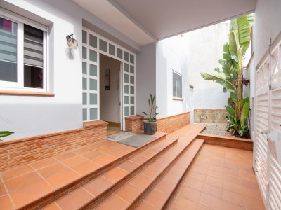 Holiday house Premium holiday home with private pool - Outdoor photo 12