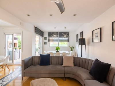 Holiday house Premium holiday home with private pool - Features photo 24