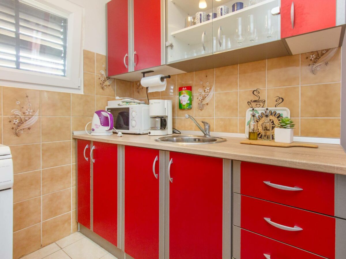 Apartment Apartments Alaga - B4+2 - Features photo 2