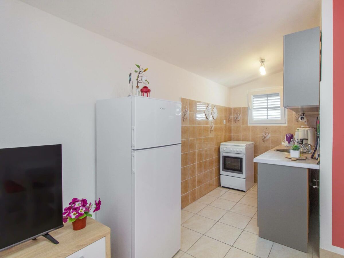 Apartment Apartments Alaga - B4+2 - Features photo 4