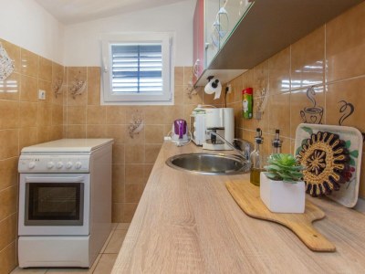 Apartment Apartments Alaga - B4+2 - Features photo 3