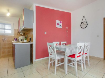 Apartment Apartments Alaga - B4+2 - Features photo 5