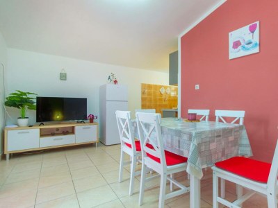 Apartment Apartments Alaga - B4+2 - Features photo 6