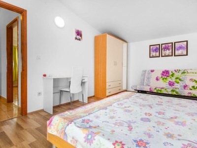 Apartment Apartments Alaga - B4+2 - Features photo 9
