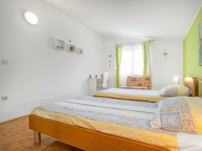 Apartment Apartments Alaga - B4+2 - Features photo 11