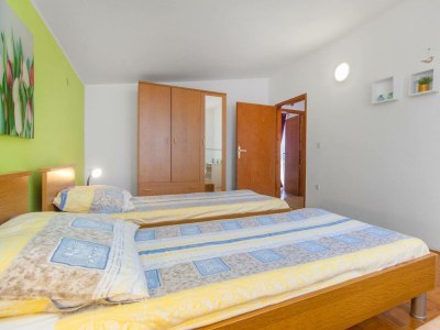 Apartment Apartments Alaga - B4+2 - Features photo 12