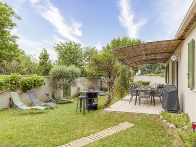 Villa Au Pied des Tours in Châteaurenard - Villa