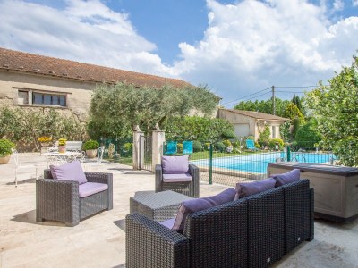 Holiday house Maillane (6p) with pool in Maillane - Provence - Outdoor photo 8