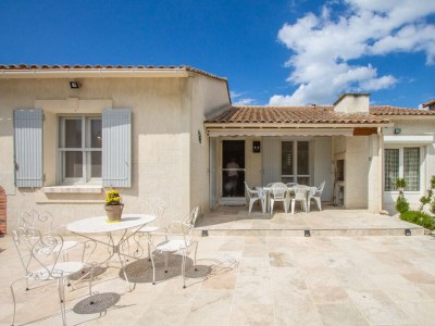 Holiday house Maillane (6p) with pool in Maillane - Provence - Outdoor photo 9