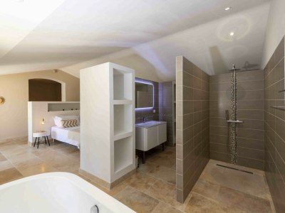 Villa Maison Belleviste - private swimming pool within w - Features photo 23