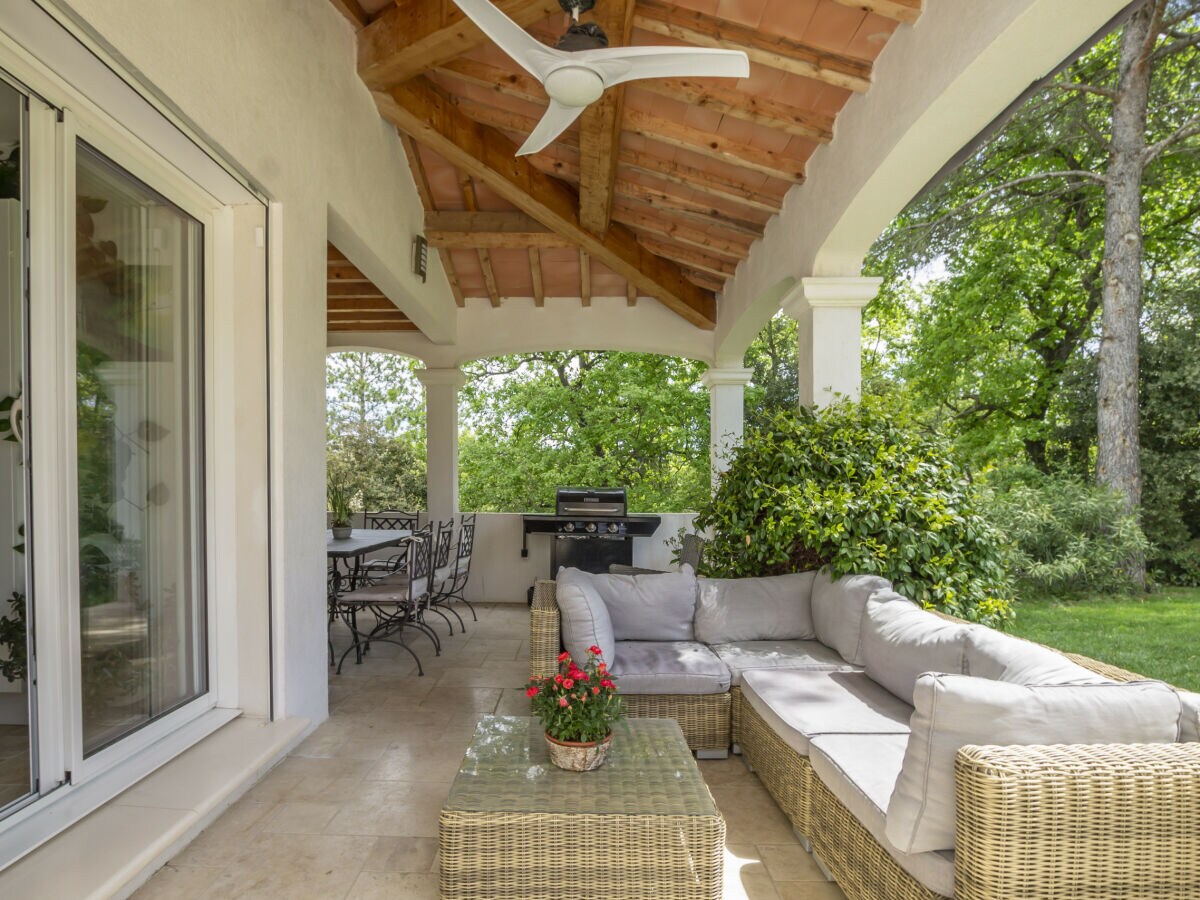 Villa Mas des Ecureuils (8p) with pool in Provence