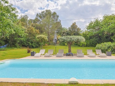 Villa Mas des Ecureuils (8p) with pool in Provence - Outdoor photo 9