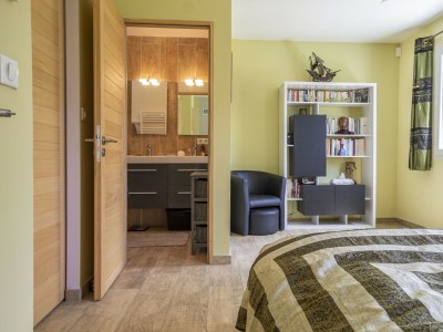 Villa Mas des Ecureuils (8p) with pool in Provence - Features photo 26