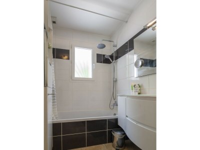 Villa Mas des Ecureuils (8p) with pool in Provence - Features photo 30