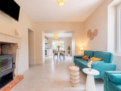 Holiday house Charming Holiday Home with Private Pool - Features photo 14