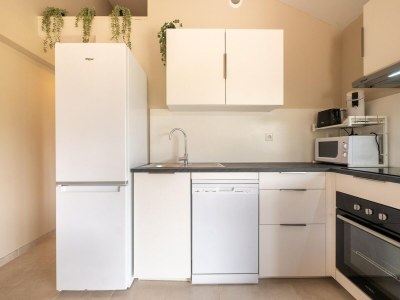 Holiday house Charming Holiday Home with Private Pool - Features photo 19