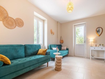 Holiday house Charming Holiday Home with Private Pool - Features photo 21