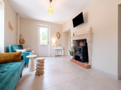 Holiday house Charming Holiday Home with Private Pool - Features photo 22