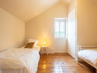 Holiday house Charming Holiday Home with Private Pool - Features photo 25