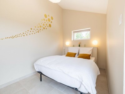 Holiday house Charming Holiday Home with Private Pool - Features photo 28