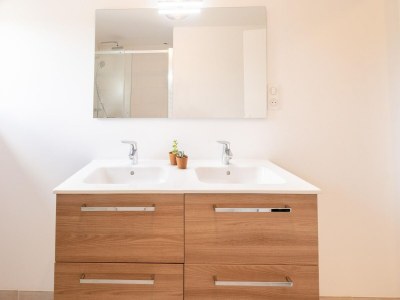 Holiday house Charming Holiday Home with Private Pool - Features photo 33