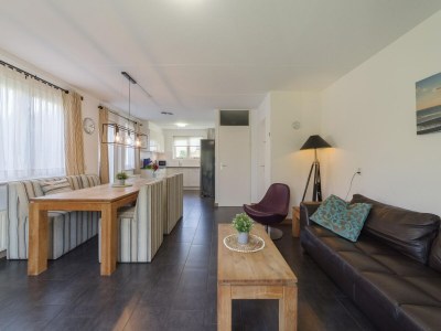 Holiday park Ferienhaus in Zeeland mit großem Garten - Features photo 15