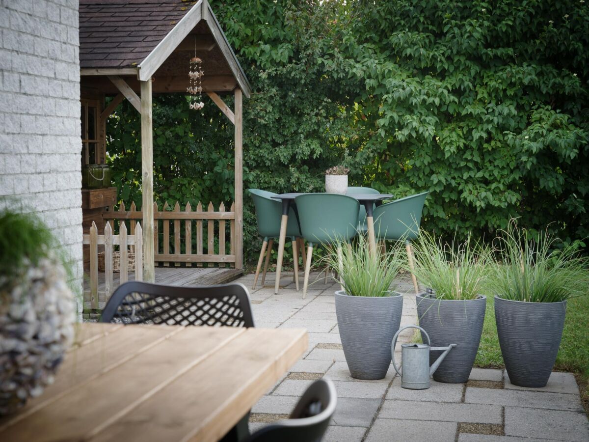 Holiday park Holiday Home in Quiet Park with Garden - Outdoor photo 5