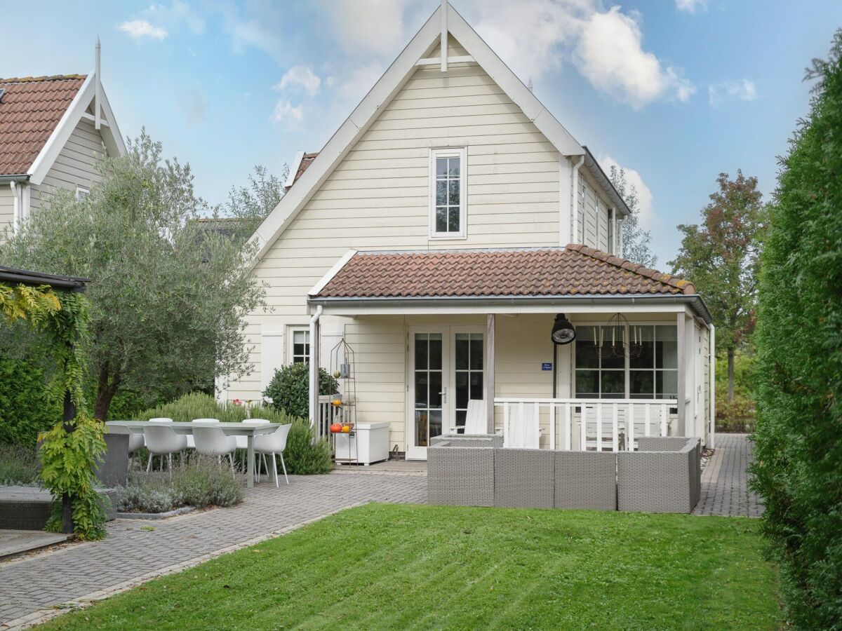 Holiday park Zeeland Retreat; Sauna and Seaside Charm - Outdoor photo 4