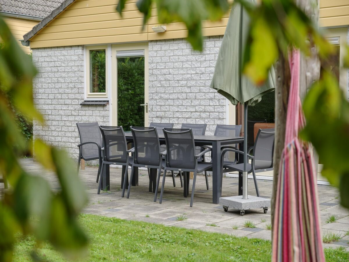 Holiday park Holiday Home in Zeeland with Spacious Garden - Outdoor photo 5