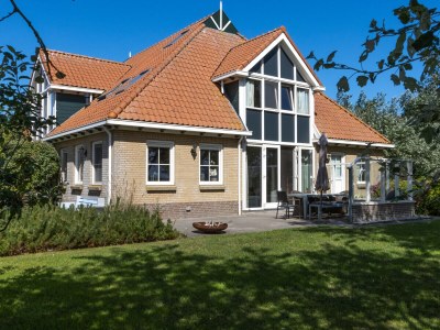 Villa Weidevilla Liesje 1 in Hollum-Ameland - Villa