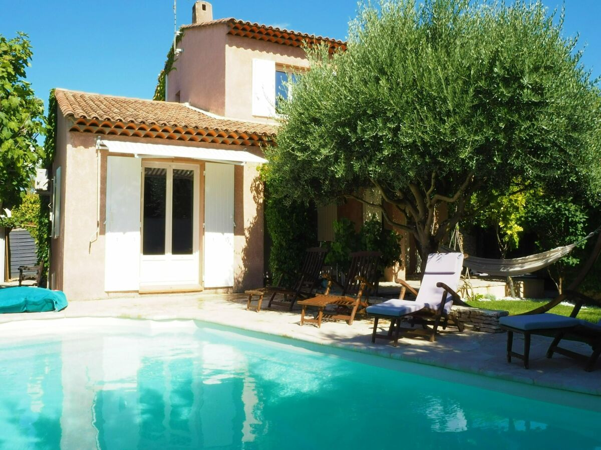 Holiday house Holiday Home in Pertuis with Private Pool