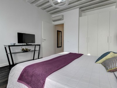 Apartment Biennale - Features photo 23