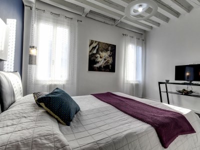 Apartment Biennale - Features photo 24