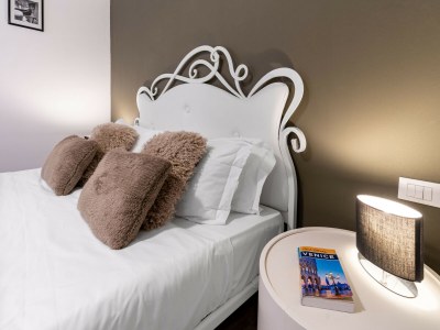 Apartment Gold Apartment - Features photo 20