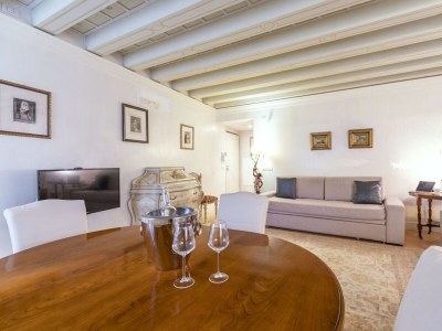 Apartment Gondola Luxury Apartment - Features photo 8