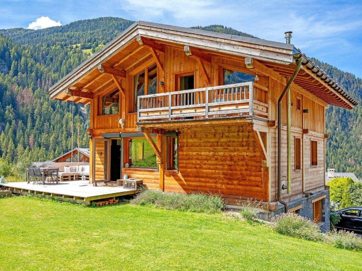 Chalet Chalet in Moulin with Sauna & Stunning Views