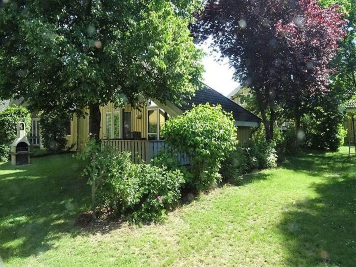 Holiday house Ferienhaus im Ferienpark Mirow - Outdoor photo 4