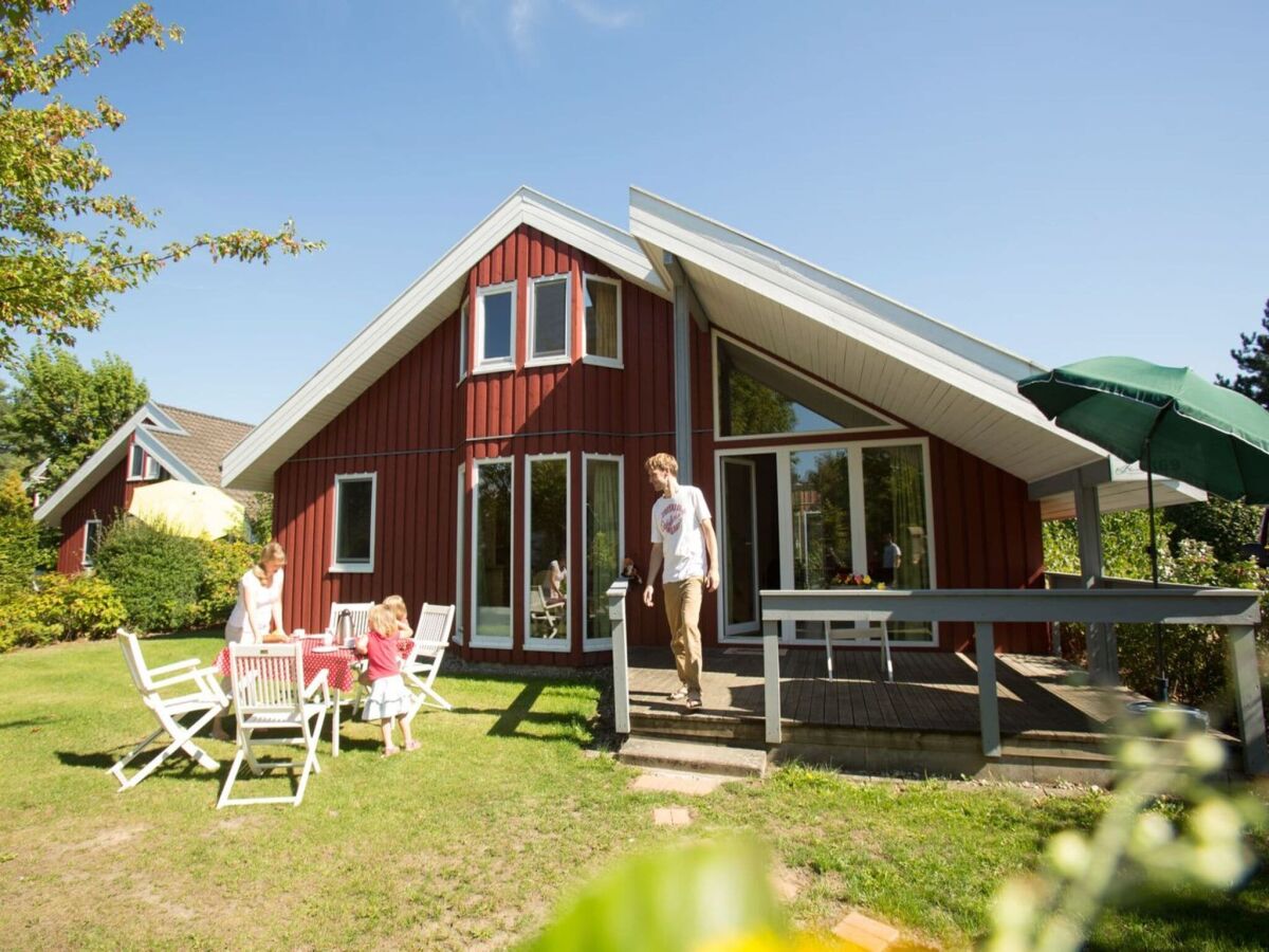 Holiday house Ferienhaus im Ferienpark Mirow - Outdoor photo 2